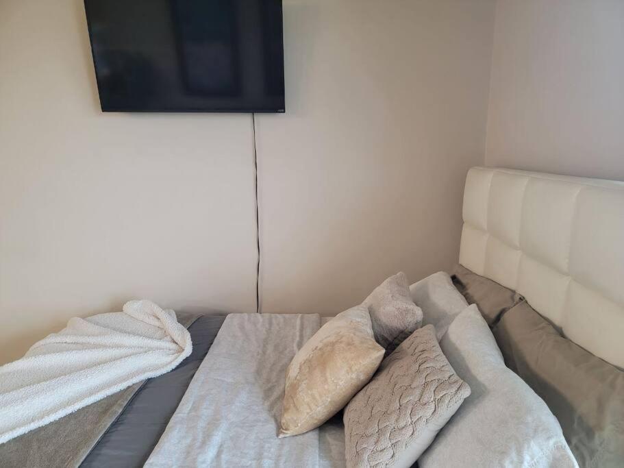 Beautiful Cozy In Downtown *