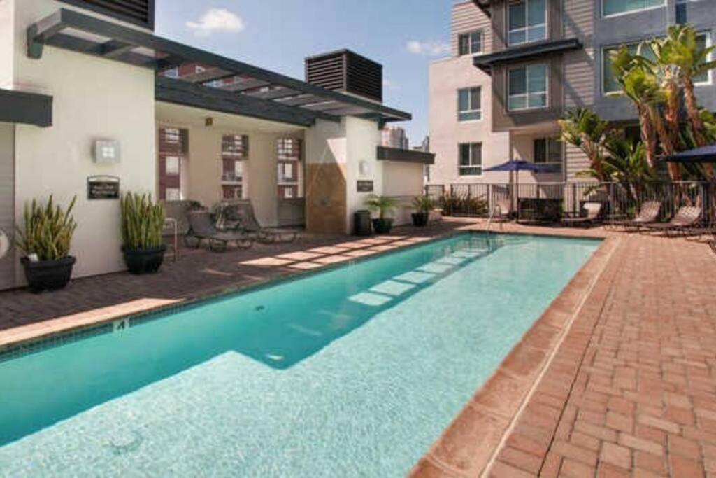 Beautiful Cozy In Downtown San Diego